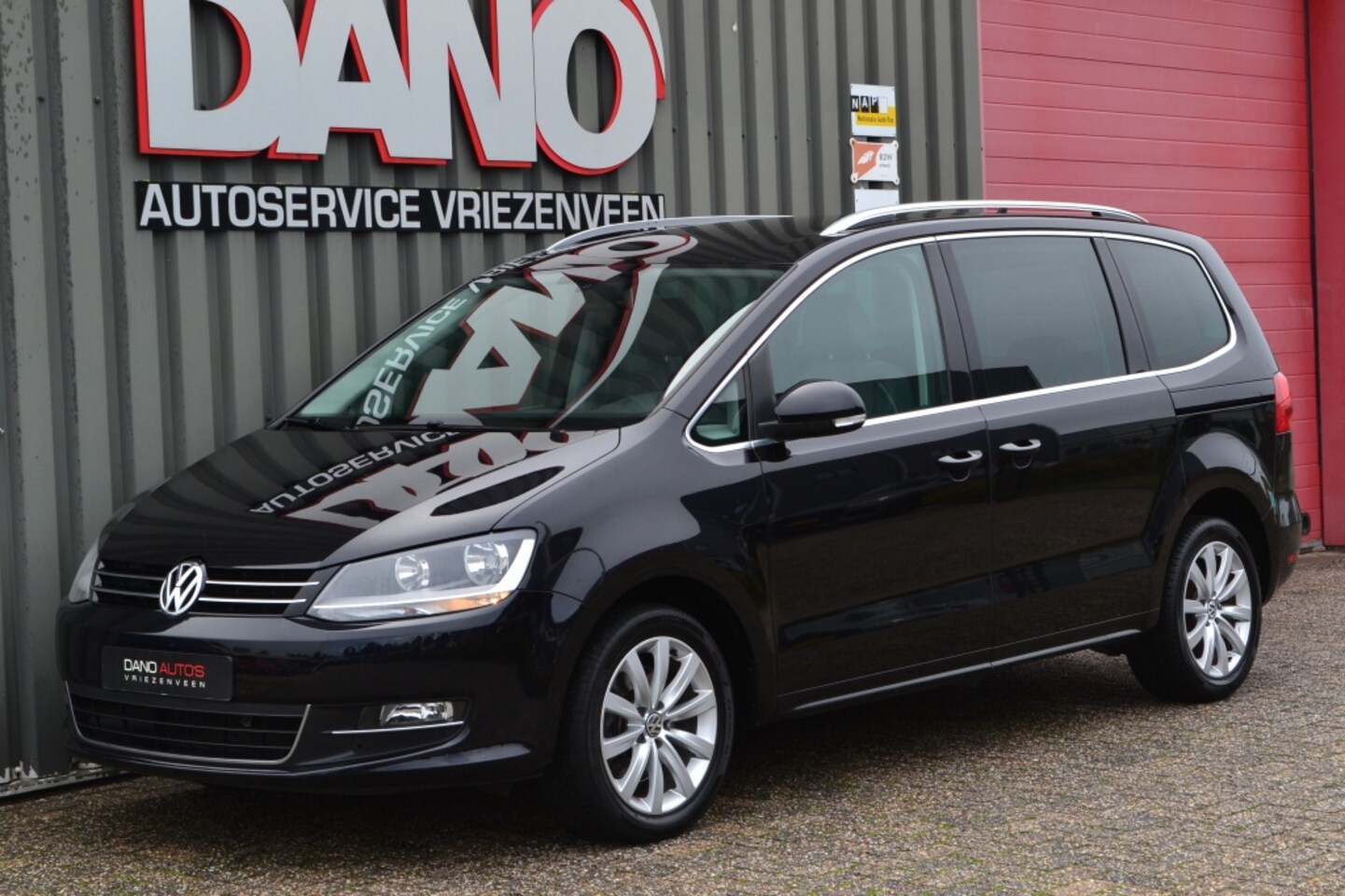 Volkswagen Sharan - 1.4 TSI Highline Navi/Trekhaak/Standkachel/Clima - AutoWereld.nl