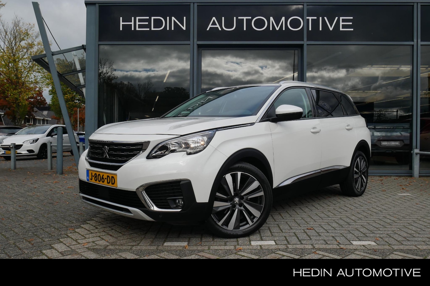 Peugeot 5008 - 1.2 130pk Allure Avantage | Trekhaak | Camera | Navigatie | Elektr. Verstelbare Stoel+Mem - AutoWereld.nl