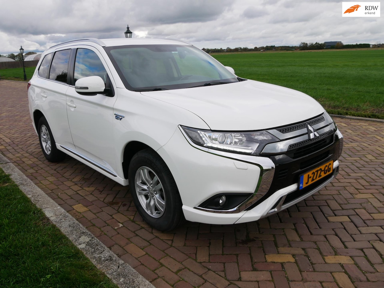 Mitsubishi Outlander - 2.4 PHEV Pure CLIMA CAMERA ** 10999 NETTO ** - AutoWereld.nl