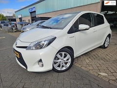 Toyota Yaris - 1.5 Full Hybrid Dynamic GARANTIE Glazen dak Navigatie Keyless Entry