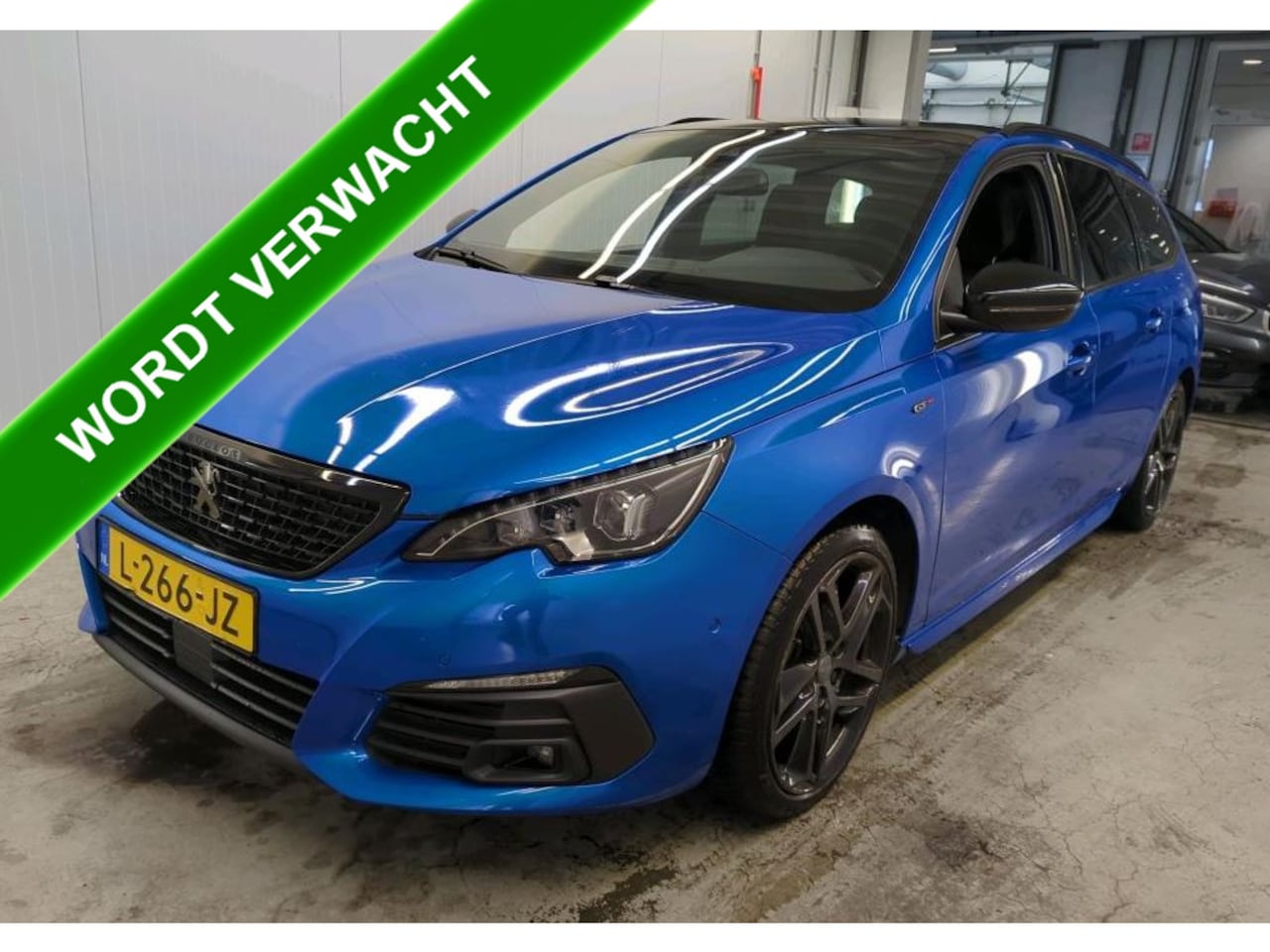 Peugeot 308 SW - 1.2 131PK GT Automaat / Distributie vv.bij 102.000KM / Trekhaak / Panoramadak / 1/2 Leder - AutoWereld.nl