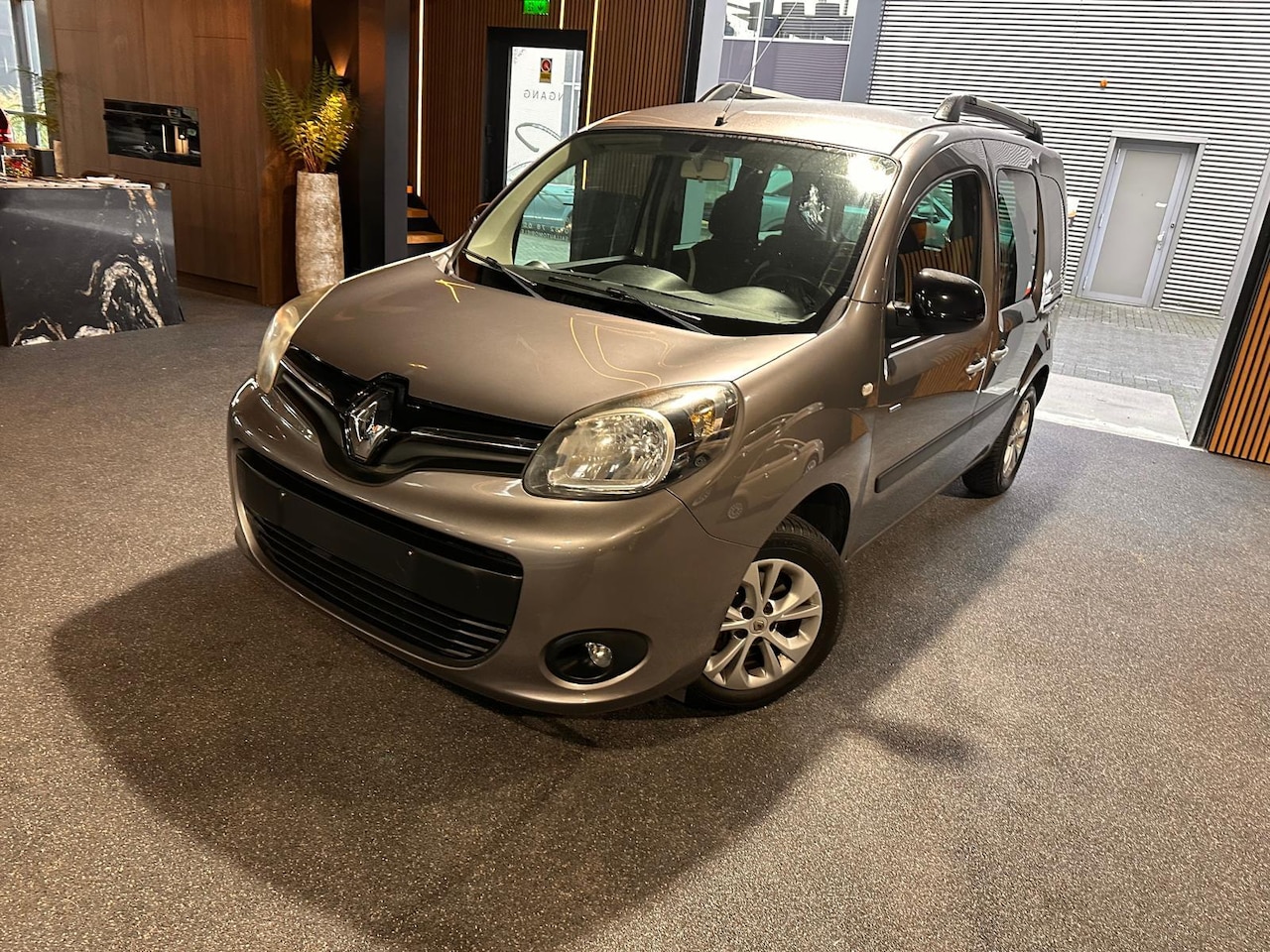 Renault Kangoo Family - Renault Kangoo - 1.2 TCe Limited - AutoWereld.nl