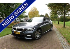 BMW 3-serie Touring - 320i High Executive M-SPORT | Pano | LED | CarPlay | Stoelverw. | Elektr. klep | Camera |