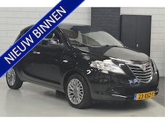 Lancia Y(psilon) - Ypsilon 1.2 Black & Red //. 101.000 km // AIRCO // BLEU&ME //