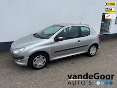 Peugeot 206 - 1.6-16V XS Premium, '02, jaar apk, inruilkoopje