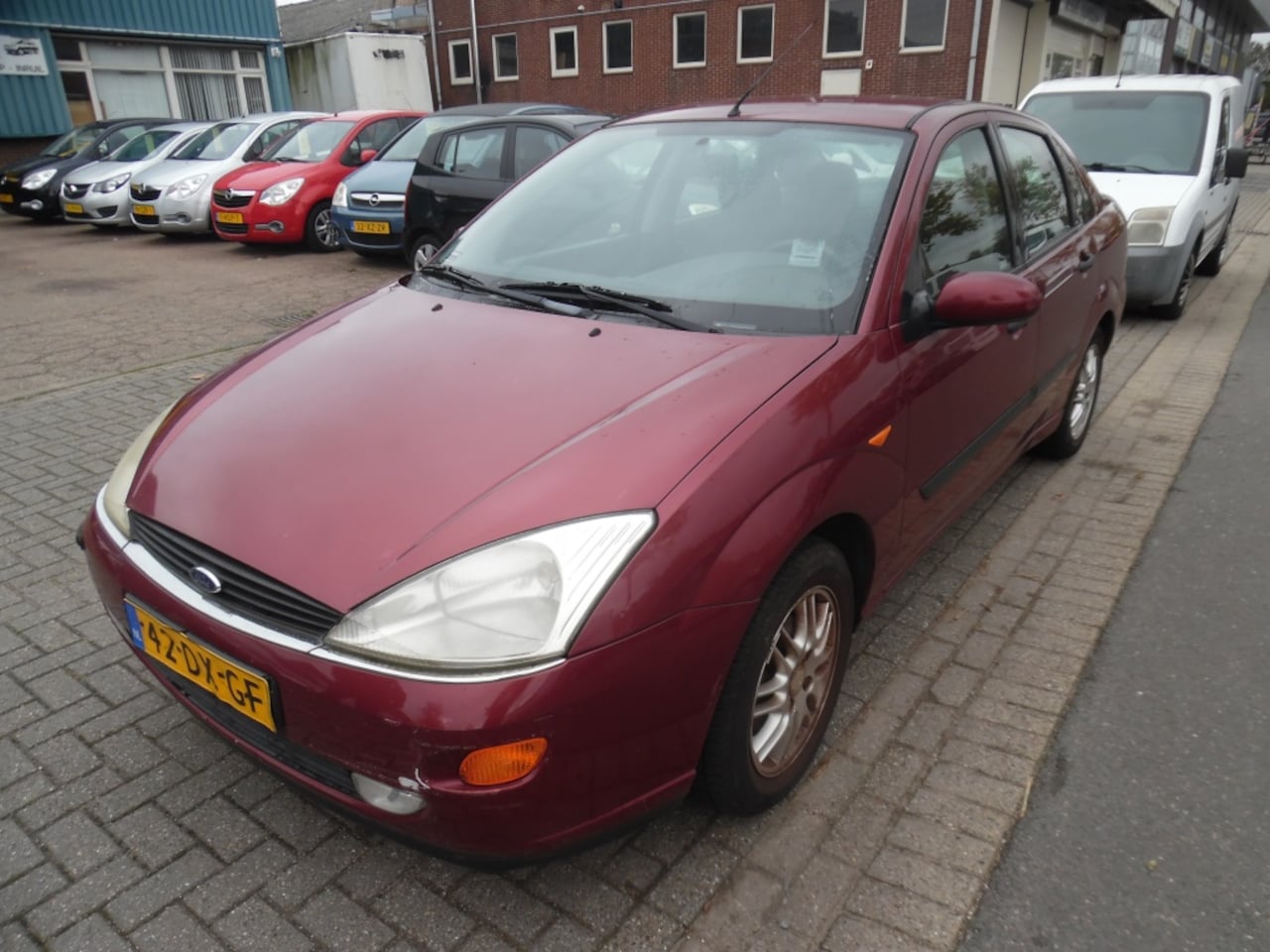 Ford Focus - sedan airco 1.6-16V Ghia - AutoWereld.nl