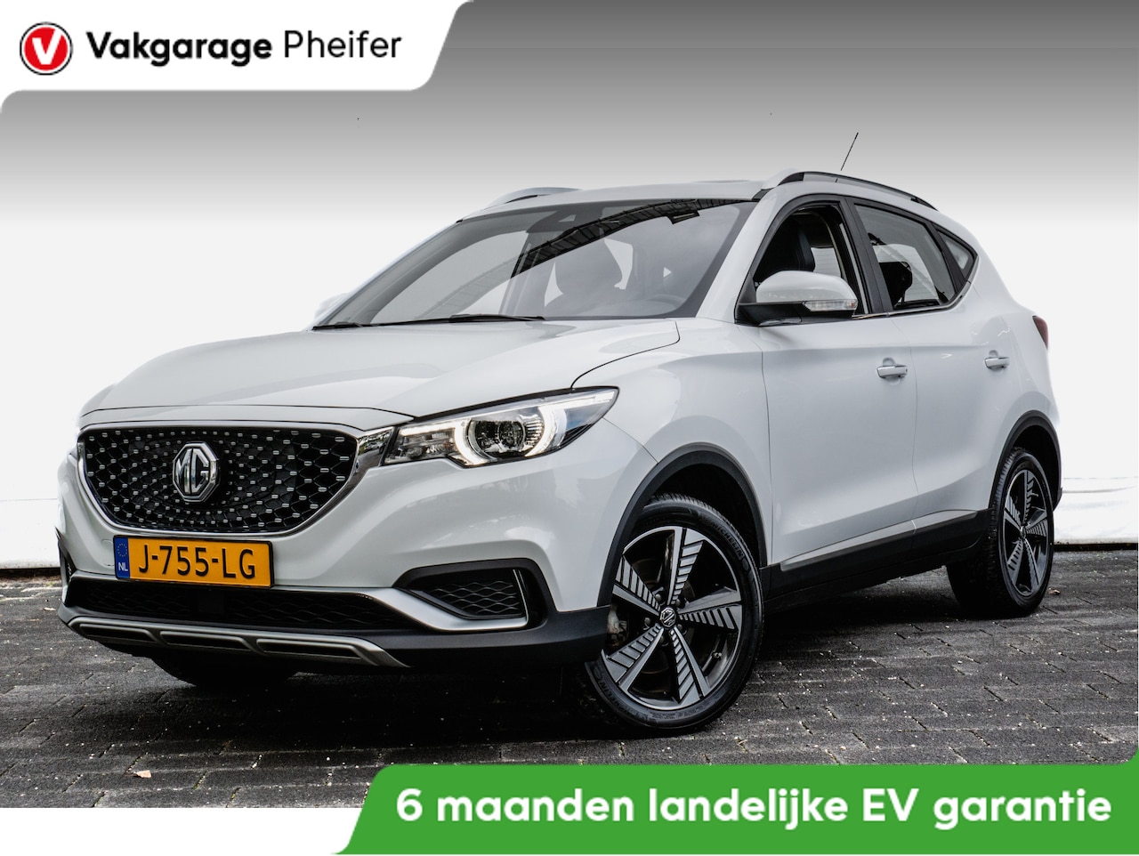 MG ZS - Luxury 45 kWh Panoramadak/ Leer/ Stoelverwarming/ Adapt. cruise/ Camera/ Carplay - AutoWereld.nl