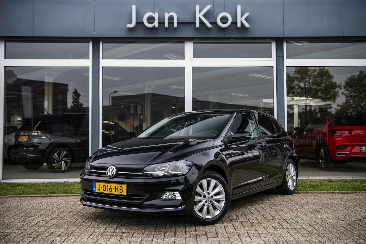Volkswagen Polo - 1.0 TSi 95pk Highline | Parkeersensoren | Navigatie | Apple Carplay/ Android Auto - AutoWereld.nl