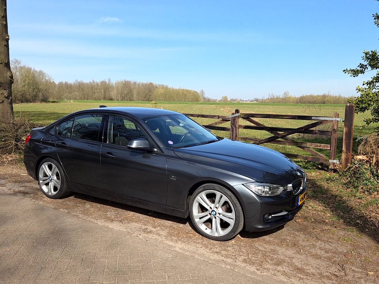 BMW 3-serie - 320i EDE Executive navigatie groot scherm, sportstoelen. stoelverwarming - AutoWereld.nl