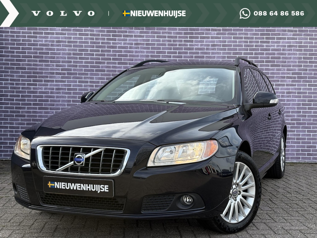 Volvo V70 - 2.5T Momentum | Young timer! | Stoelverwarming | Trekhaak | Leder | elektrisch bedienbare - AutoWereld.nl