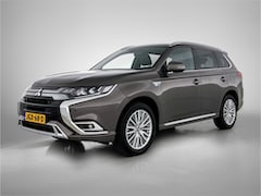 Mitsubishi Outlander - 2.4 PHEV Instyle Leder | Stoelverwarming | Trekhaak | Elektr. achterklep