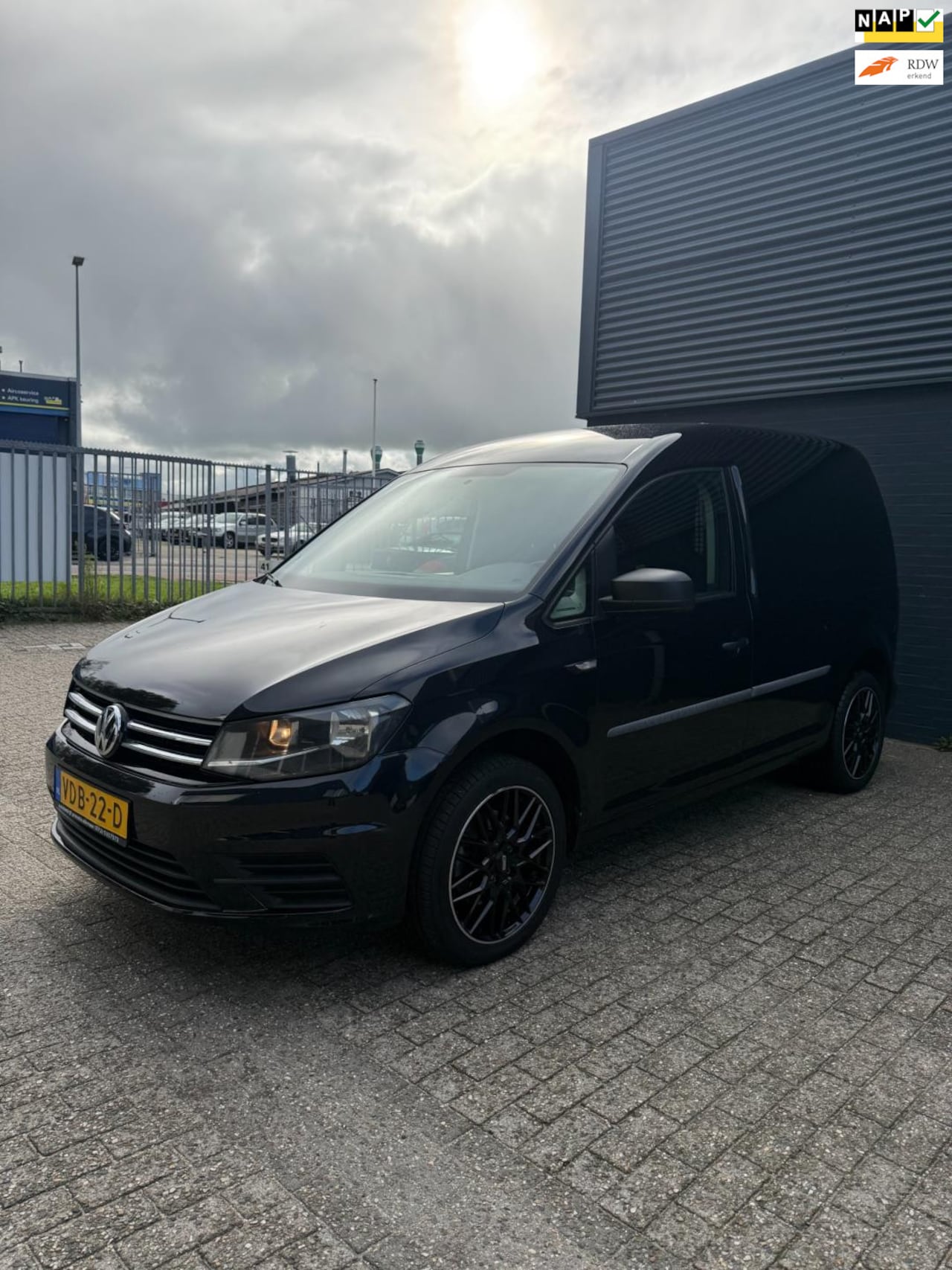 Volkswagen Caddy - 2.0 TDI L1H1 BMT Trendline sportstoelen 180pk+- appelcarplay - AutoWereld.nl