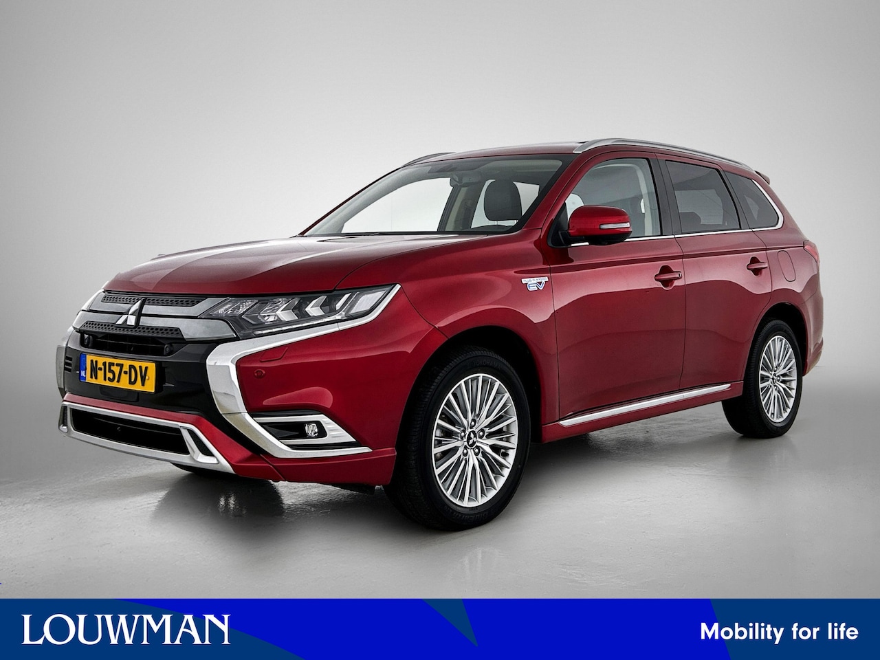 Mitsubishi Outlander - 2.4 PHEV Intense+ | Schuifdak | Half leer - AutoWereld.nl