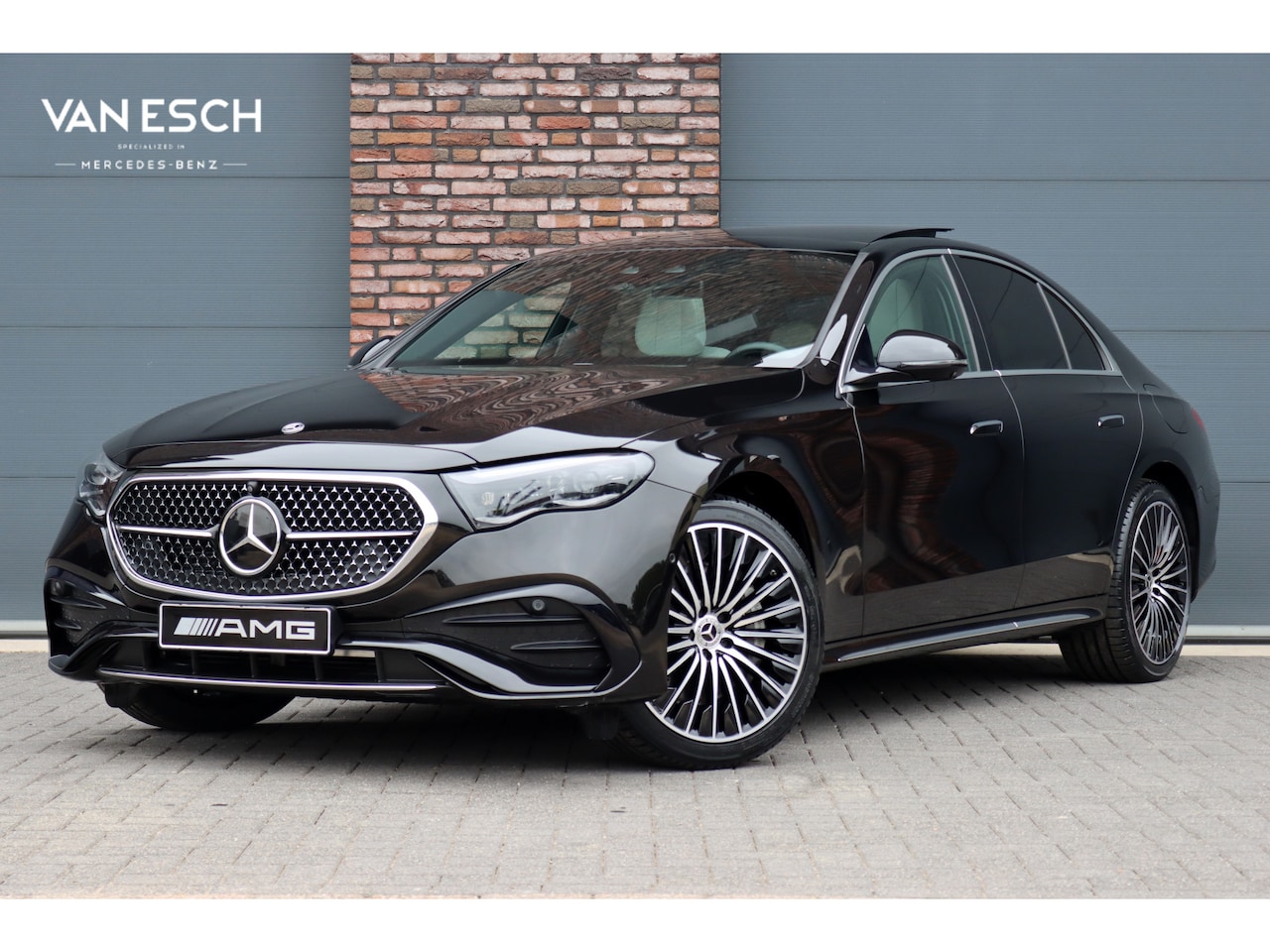 Mercedes-Benz E-klasse - 300 e 4MATIC Premium+ AMG Line | Hyperscreen | Distronic+ | Burmester 4D | Massage | Stoel - AutoWereld.nl