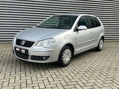 Volkswagen Polo - 1.4-16V Trendline / Cruise / Stoelverw. / Airco