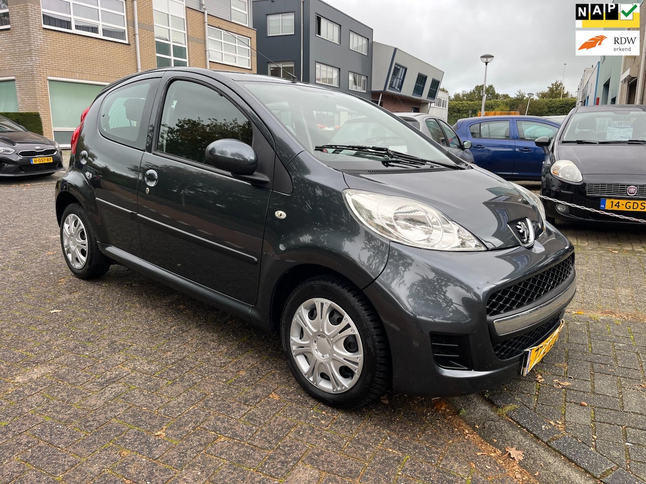 Peugeot 107 - 1.0-12V XS 5 deurs airco - AutoWereld.nl