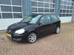 Volkswagen Polo - 1.4-16V Trendline