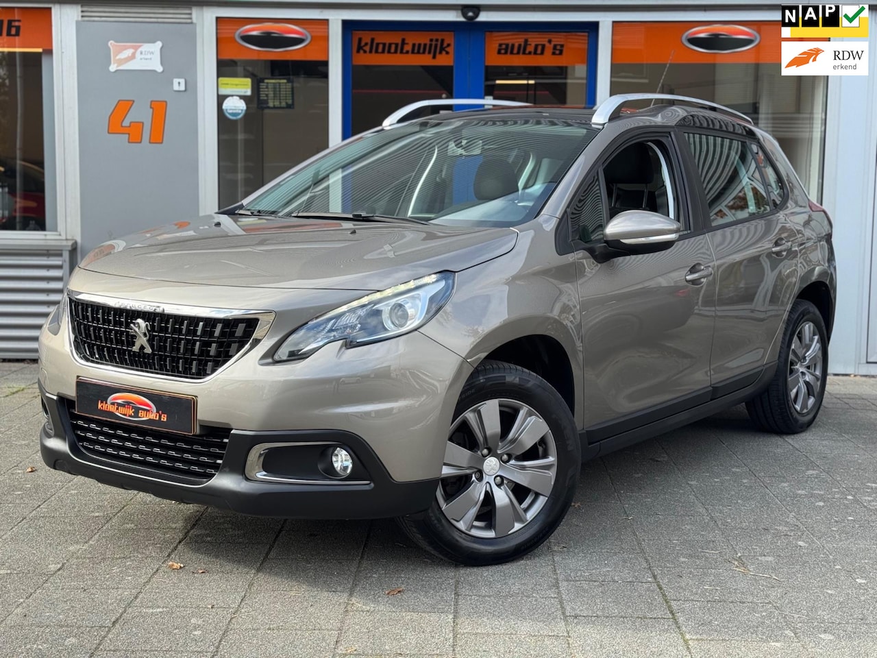 Peugeot 2008 - 1.2 P.Tech Blue Lion Navi Panorama *51.000km NAP* - AutoWereld.nl