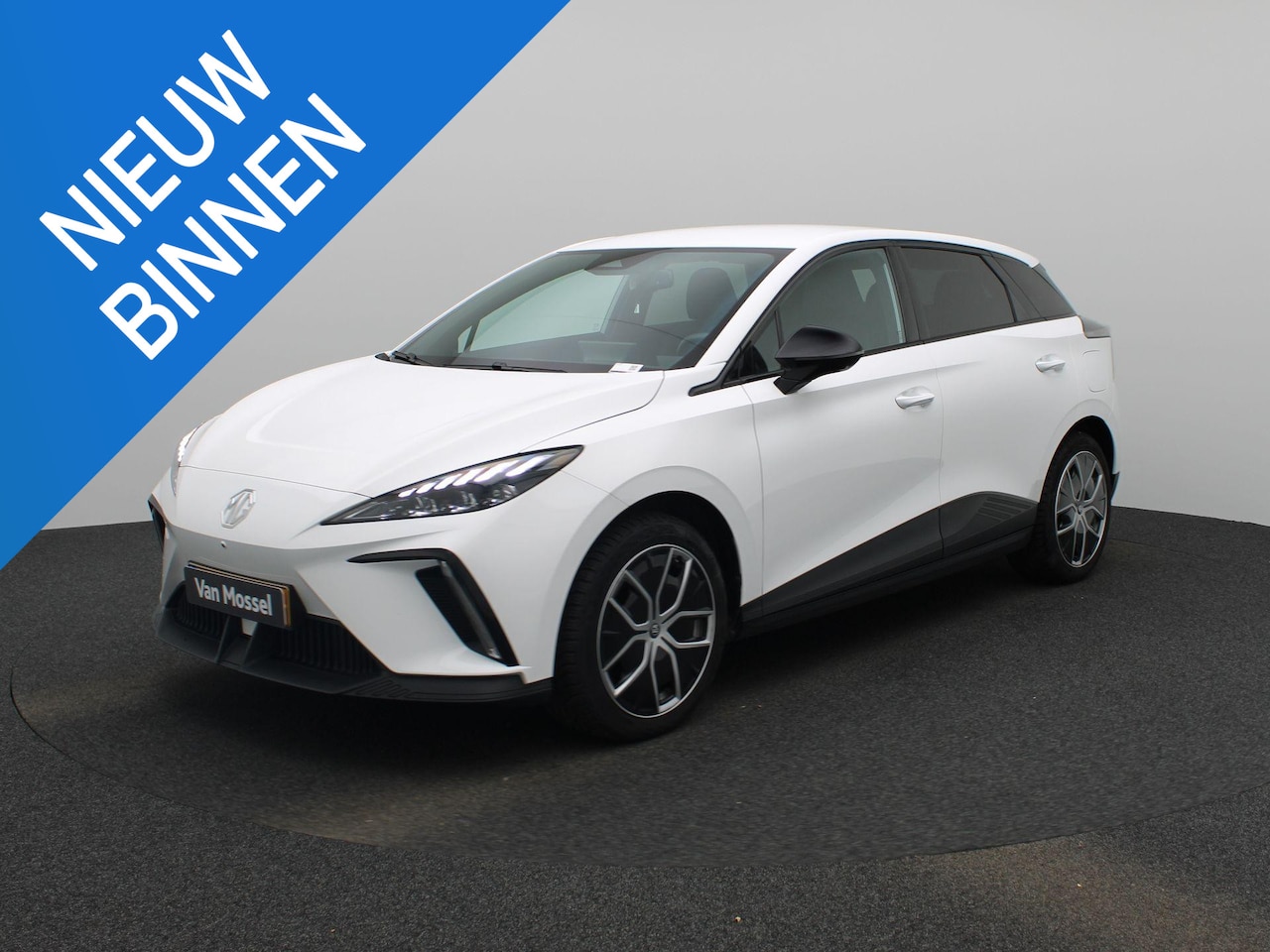 MG 4 - MG4 64 kWh Luxury | Long Range | Navi | 360 camera | LED | Apple Carplay - AutoWereld.nl