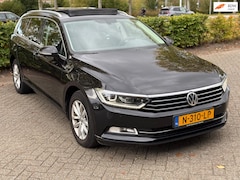 Volkswagen Passat Variant - 1.6 TDI Highline Business R facelift Pano dak trekhaak