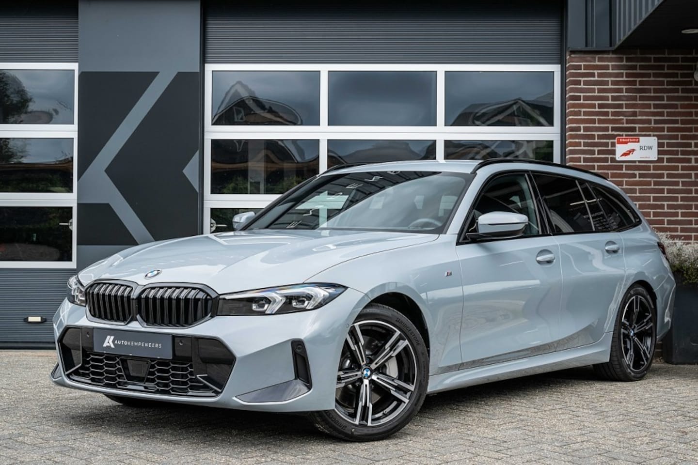 BMW 3-serie Touring - 330i xDrive M Sport | facelift | Shadow | Widescreen | Hifi | Camera | 18' inch | - AutoWereld.nl