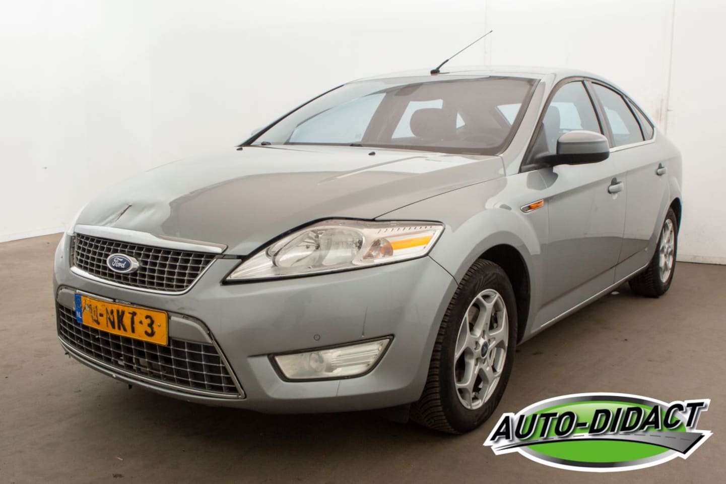 Ford Mondeo - 2.0-16V Limited Clima Navi - AutoWereld.nl