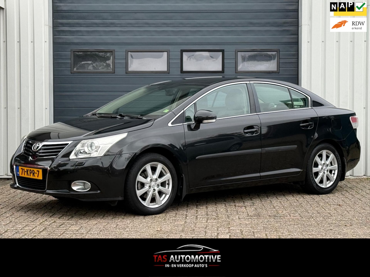 Toyota Avensis - 2.0 VVTi Executive Business NAVI/LEER/CRUISE - AutoWereld.nl