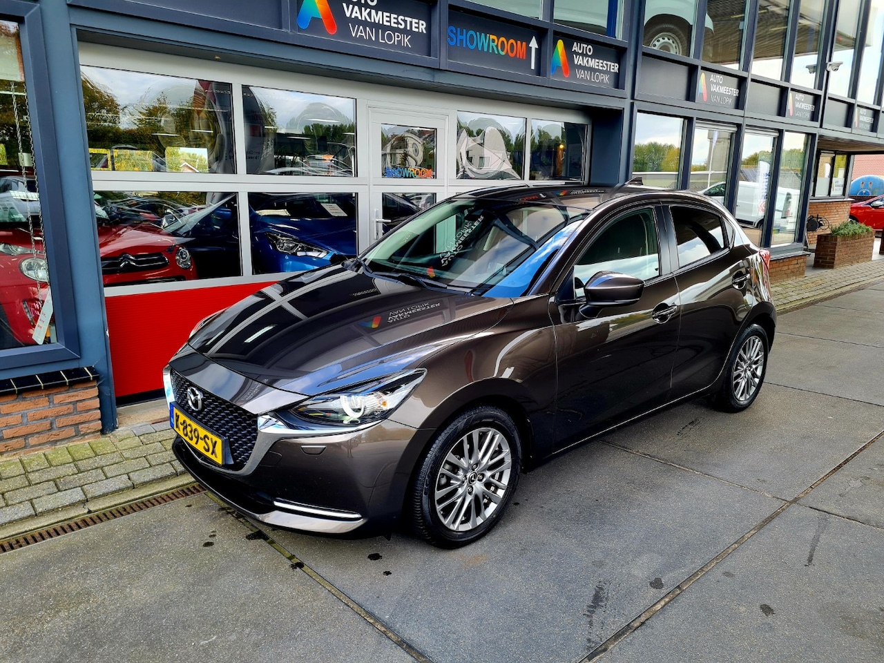 Mazda 2 - 1.5 SKYACTIV-G 90PK Luxury Trekhaak Stuur / Stoelverw Camera All-in prijs + 12 mnd garanti - AutoWereld.nl