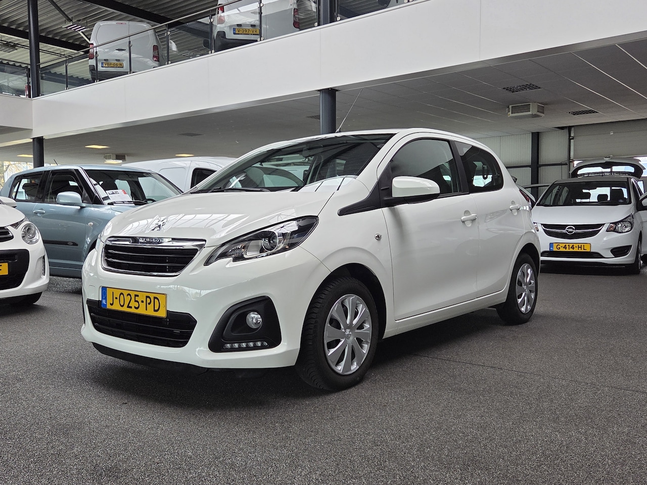 Peugeot 108 - 1.0 e-VTi Active / Airco, Camera, DAB+, Carplay - AutoWereld.nl