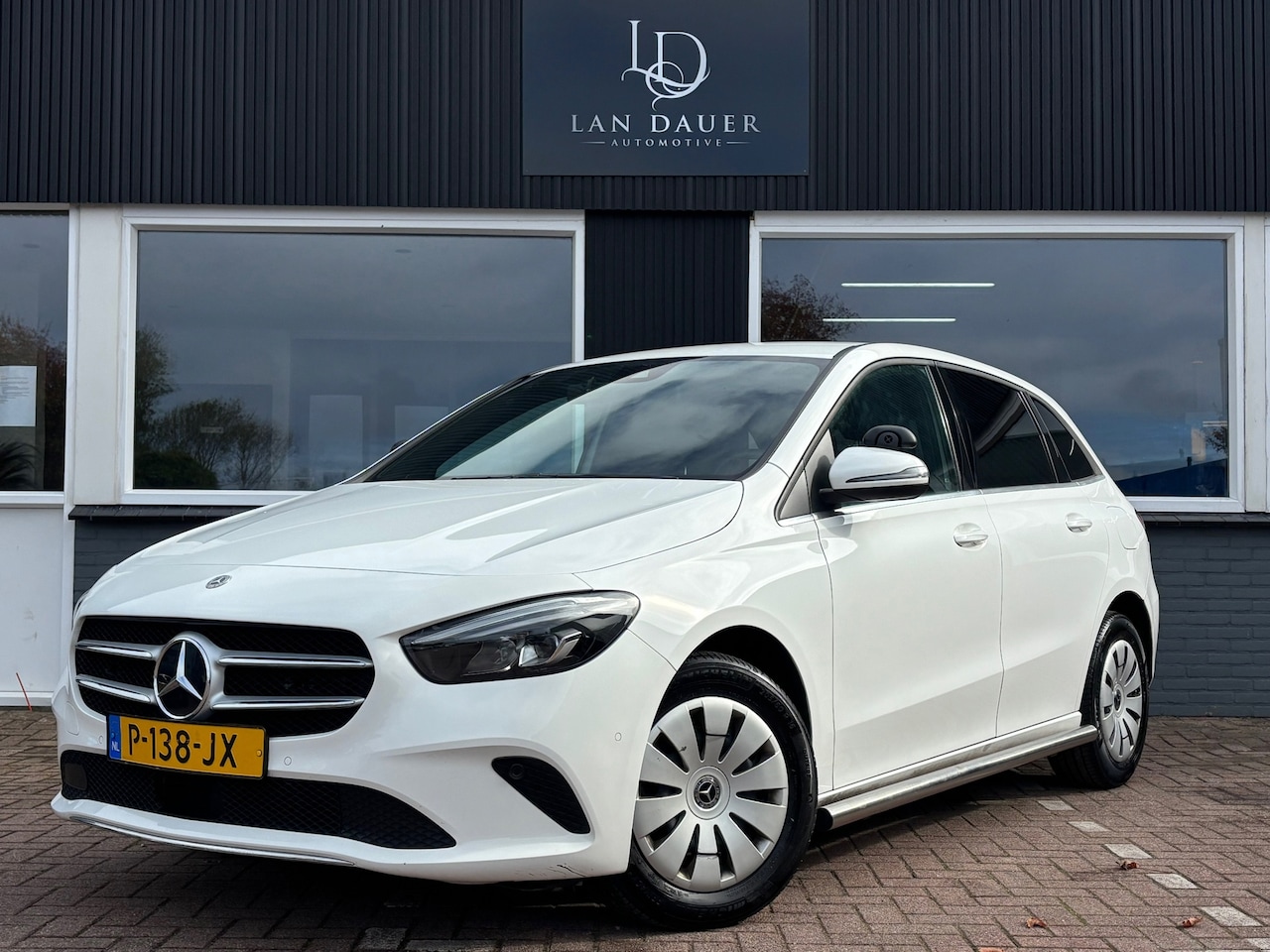 Mercedes-Benz B-klasse - 200d / Dealer OH / 1e eigenaar / Camera / - AutoWereld.nl