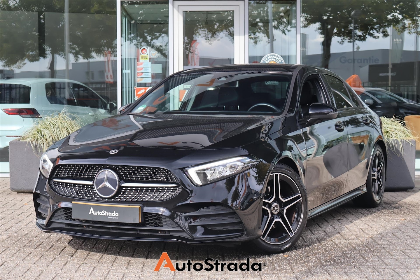 Mercedes-Benz A-klasse - Limousine A 180 AMG-Line 136pk | Virtual | Sfeer | Navigatie | Carplay | LED | Cruise | Cl - AutoWereld.nl