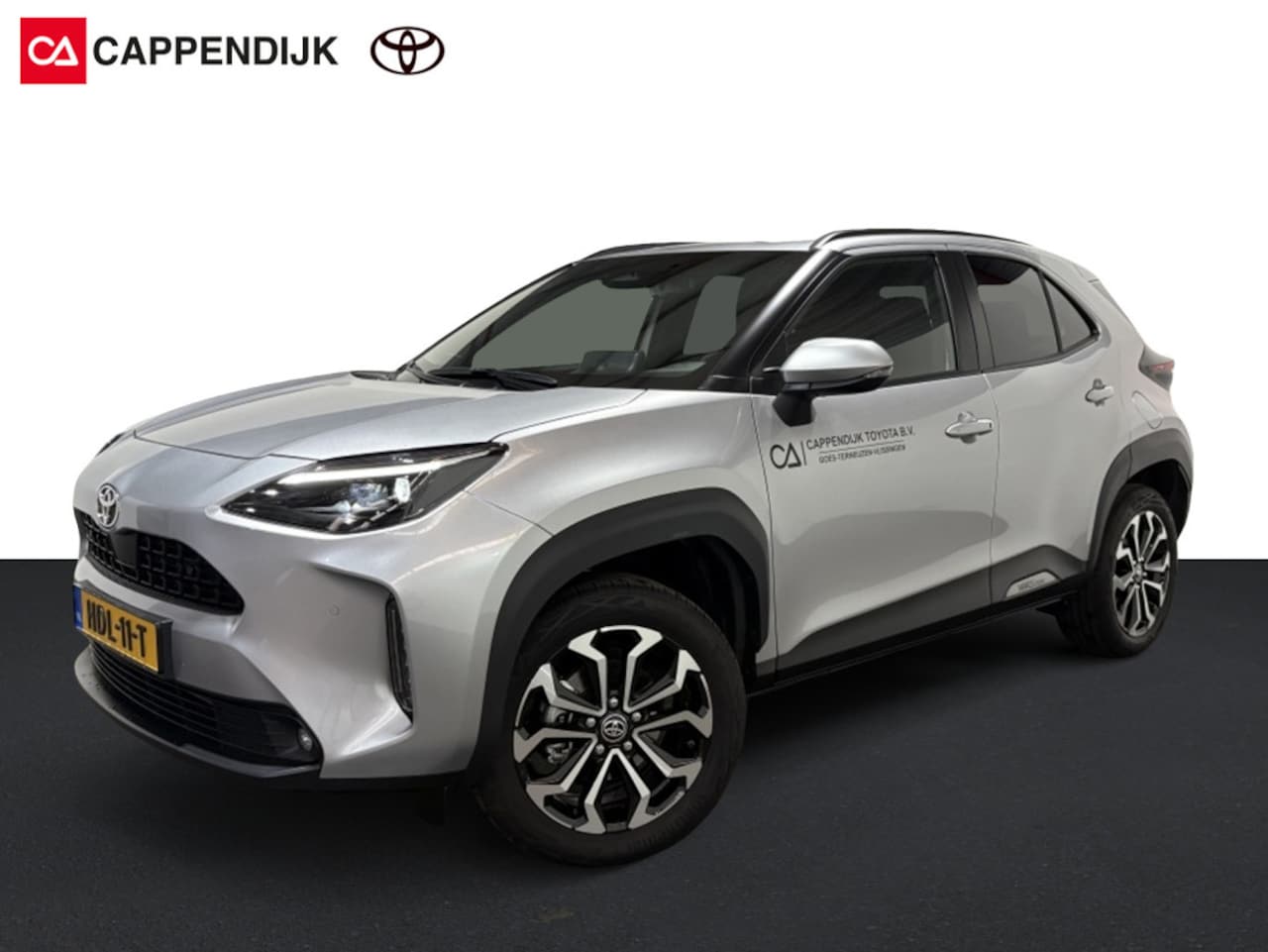 Toyota Yaris Cross - 1.5 Hybrid 115 First Edition | BSM | PDC | Stoelverw. | - AutoWereld.nl