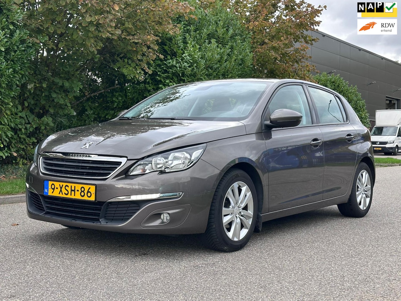 Peugeot 308 - 1.2 PureTech Active Navigatie*Cruise*Clima*NAP*Trekhaak*LM velgenParkeersensoren*Dealer on - AutoWereld.nl
