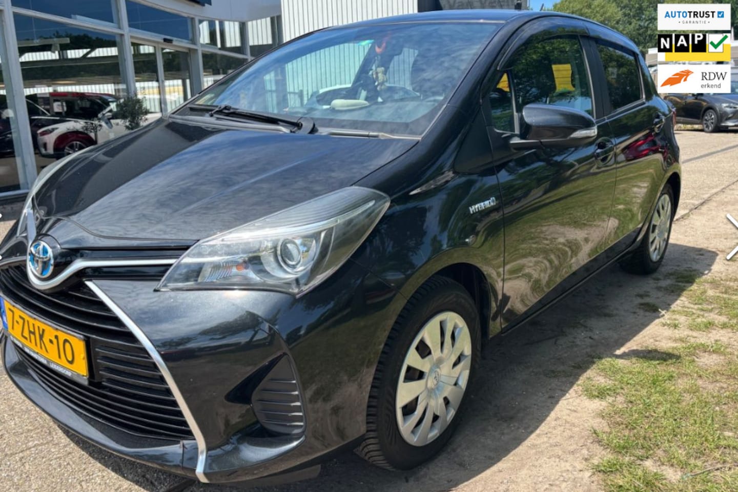 Toyota Yaris - 1.5 Hybrid Aspiration EERSTE EIGENAAR DEALER ONDERHOUDEN NAP BOEKJES - AutoWereld.nl