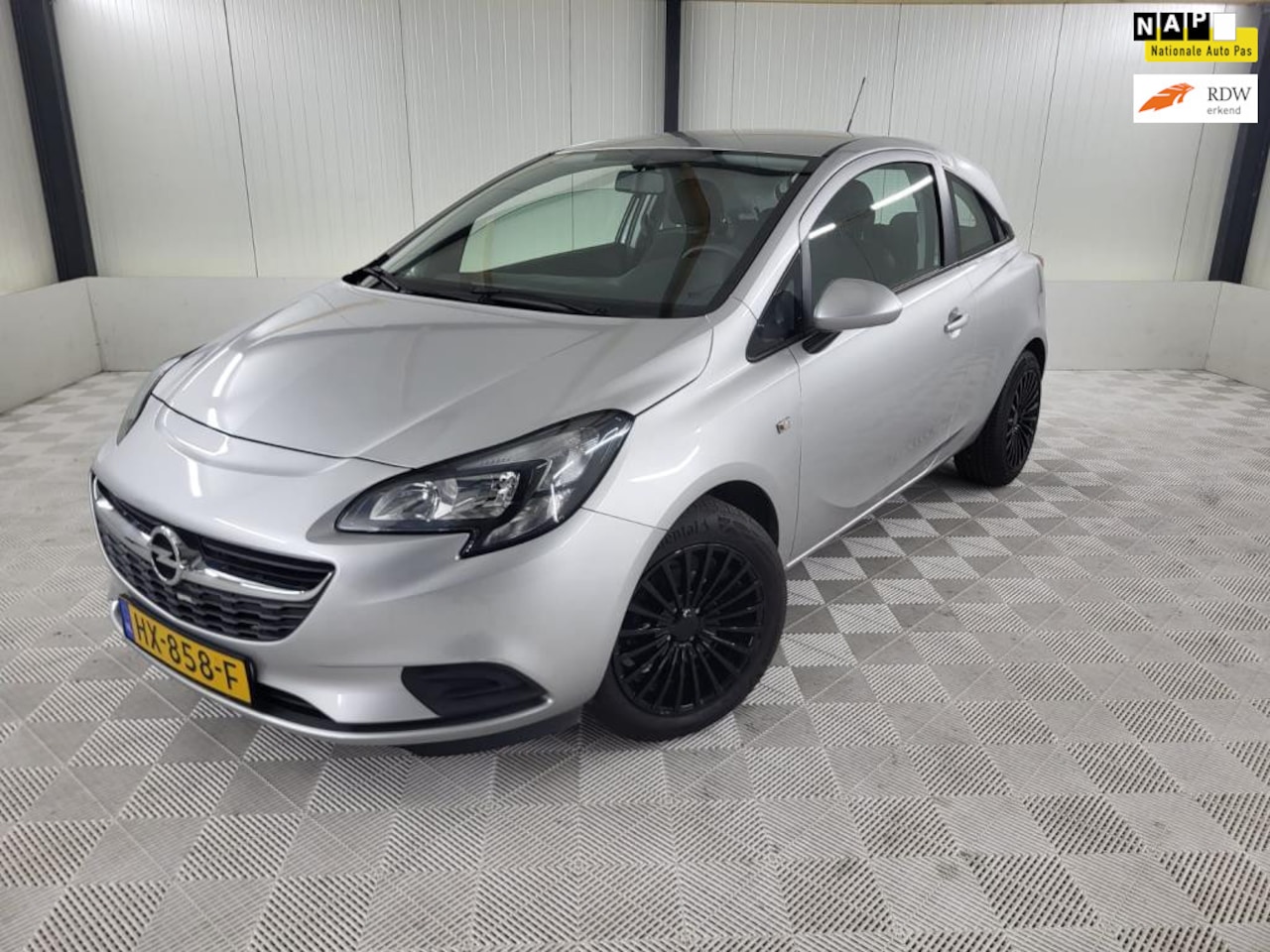 Opel Corsa - 1.4 Business+, Automaat, Carplay I-Link - AutoWereld.nl