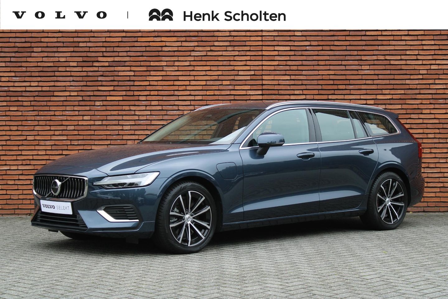 Volvo V60 - T6 Plug-in hybrid AWD Essential Bright - AutoWereld.nl