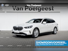 BMW 5-serie Touring - 520i | Comfort Pack | Stuurwielrand verwarmd | Trekhaak | Driving Assistant Plus