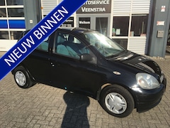 Toyota Yaris - 1.0-16V 5Drs VVT-i Luna. Nieuwe APK