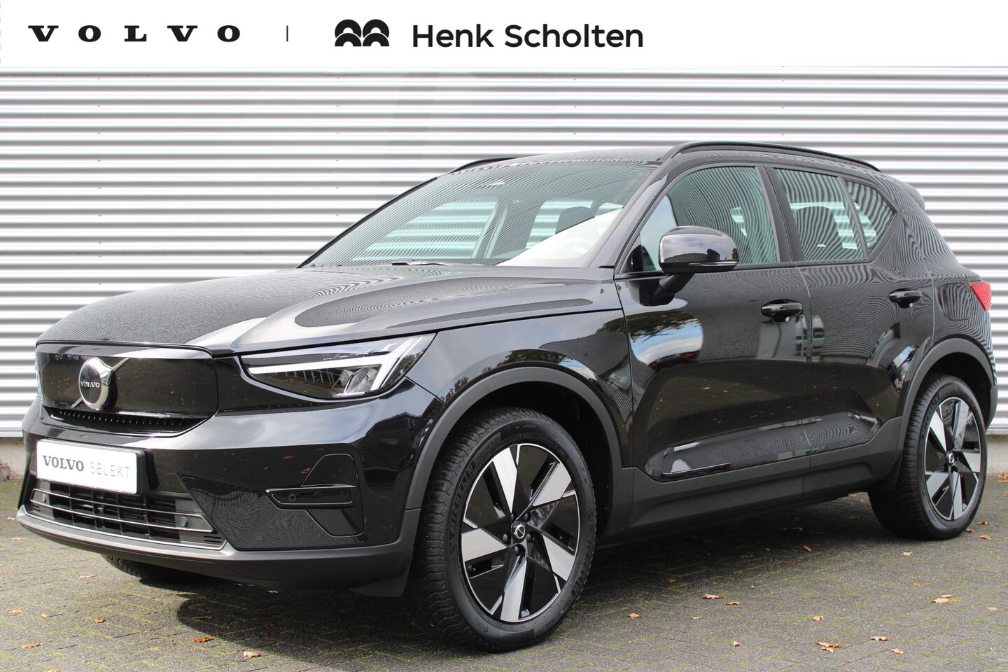 Volvo XC40 - Single Motor Extended Range Plus 82 kWh | Verwarmde Voorstoelen+Stuurwiel | Warmtepomp | S - AutoWereld.nl