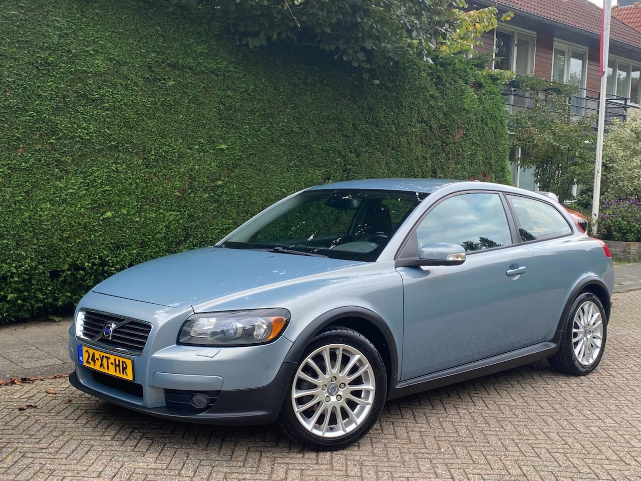 Volvo C30 - 1.8 Summum AIRCO IJSKOUD/RIJDT SUPER/LEER/XENON!!! - AutoWereld.nl