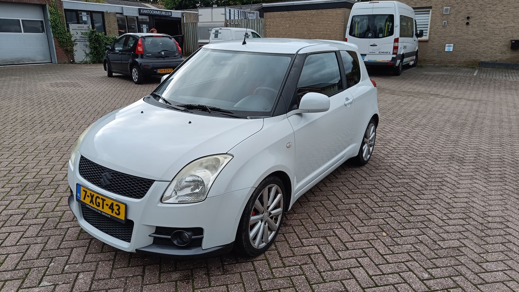 Suzuki Swift - 1.6 Sport Climatecontrol | Keyless | Stoelverwarming | Touchscreen - AutoWereld.nl