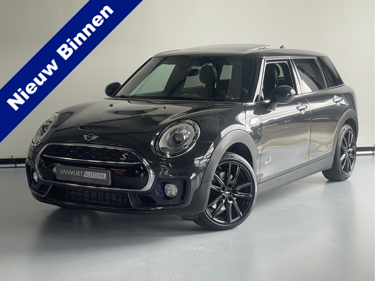 MINI Clubman - Mini 2.0 Cooper S ALL4 Chili Serious Business / Leder / Panorama dak - AutoWereld.nl