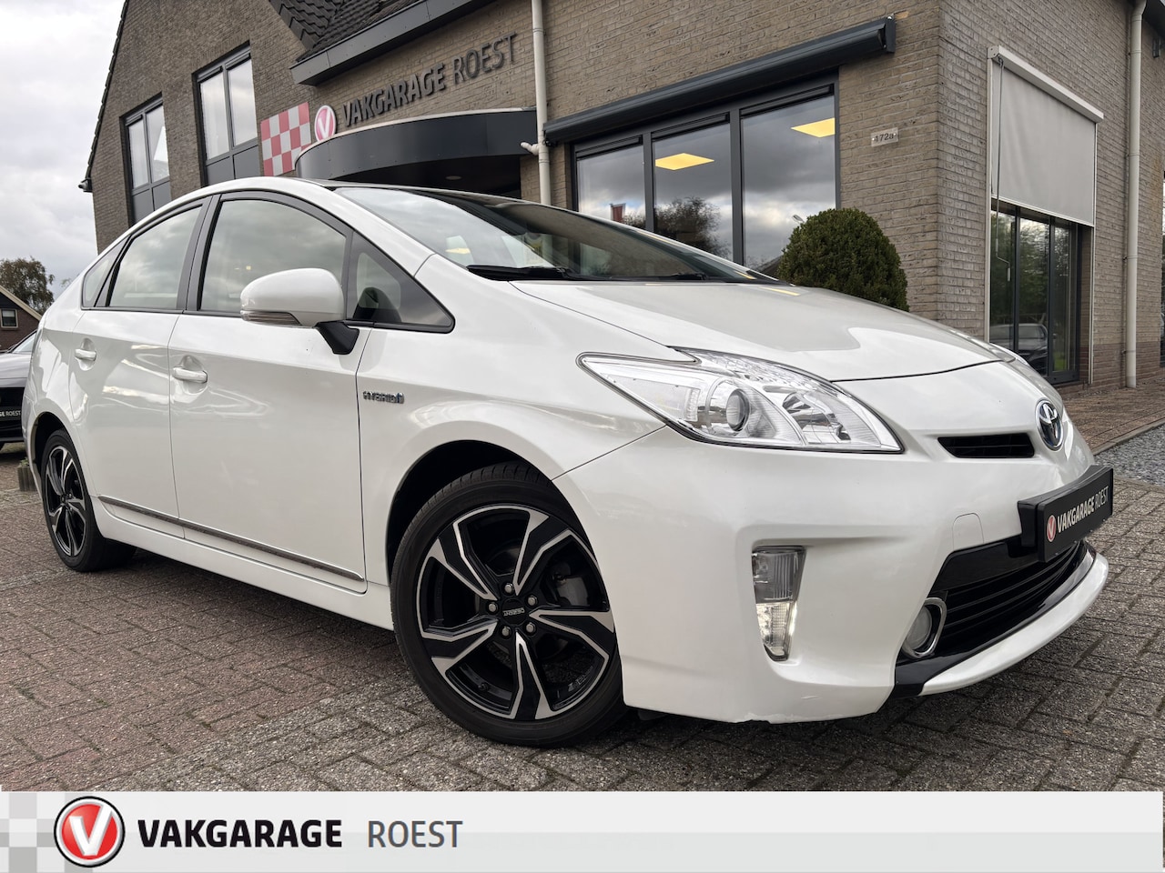 Toyota Prius - 1.8 Hybrid Automaat Comfort Trekhaak / Camera / Navigatie - AutoWereld.nl