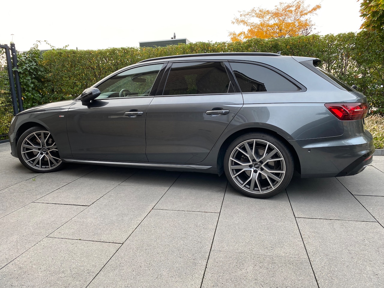 Audi A4 Avant - 40 TFSi Launch edition Sport max. snelheid van 210 km/h afbesteld alsmede lage rolweerstandbanden 19 inch - AutoWereld.nl