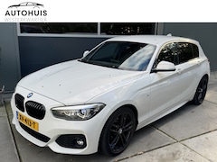 BMW 1-serie - 118i 136pk Automaat Executive PDC Navigatie LED