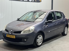 Renault Clio - 1.2-16V Special Line
