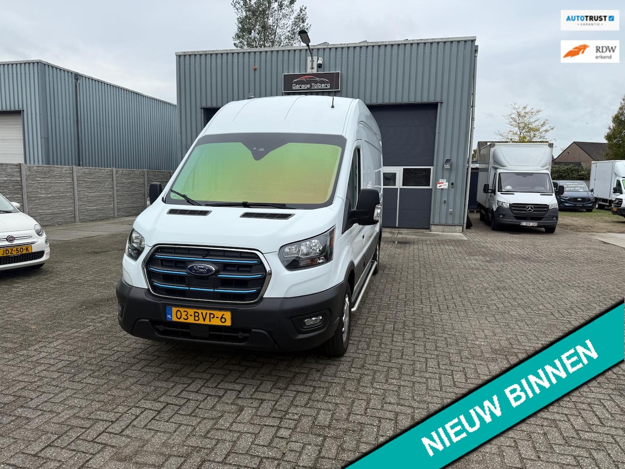 Ford E-Transit - 425 L3H2 Trend 68 kWh met laadklep Dhollandia. Elektrisch, krachtig en stil. Auto is met e - AutoWereld.nl