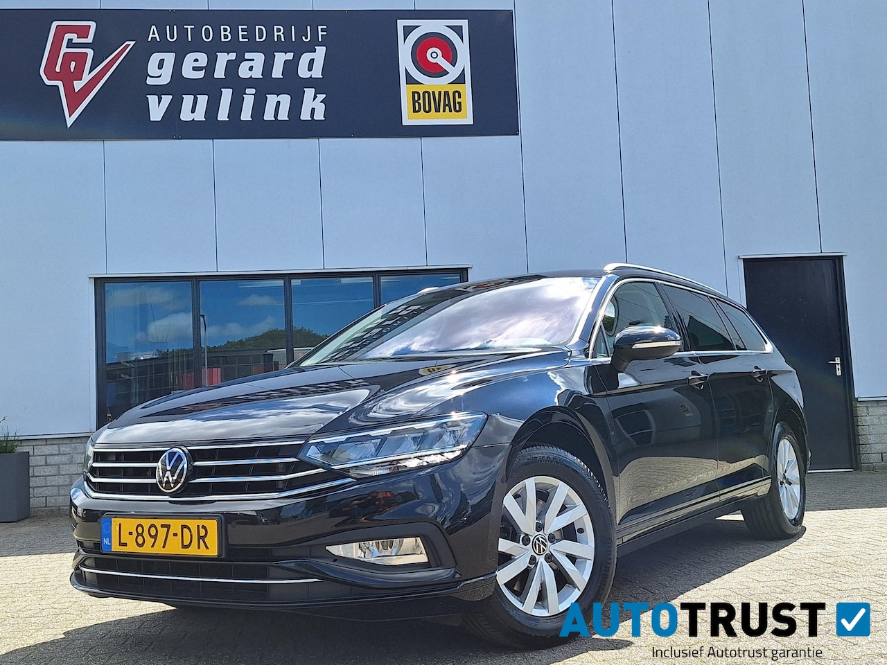 Volkswagen Passat Variant - 1.5 TSI DSG Business TREKHAAK DIGI DASH ECC - AutoWereld.nl
