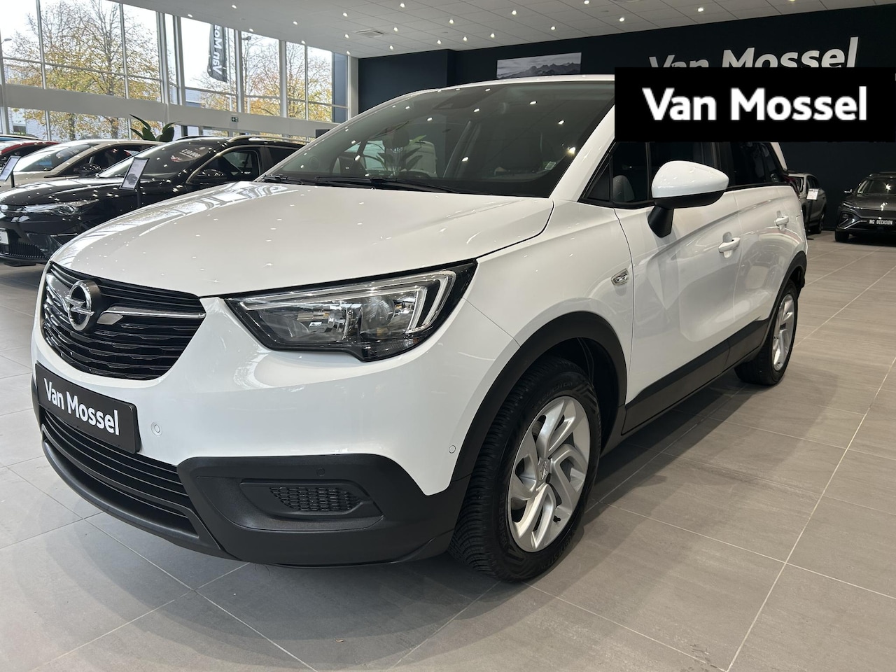 Opel Crossland X - 1.2 120 Jaar Edition | Apple Carplay | Android Auto | Trekhaak | Verwarmde stoelen en stuu - AutoWereld.nl