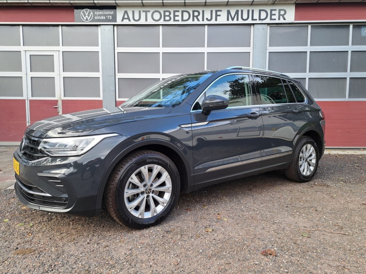 Volkswagen Tiguan - 1.5 TSI ACT 150 Pk Highline Business Dsg-7 Stuur + stoelverw. - AutoWereld.nl
